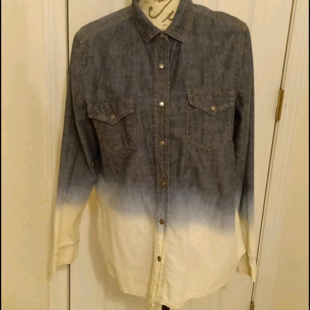 Jessica Simpson's jean shirt nwoutags med